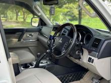 https://riyasewana.com/uploads/mitsubishi-montero-gls-2712303324782.jpg