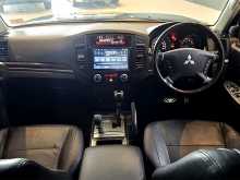 https://riyasewana.com/uploads/mitsubishi-montero-gls-30105055382.jpg