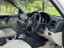 https://riyasewana.com/uploads/mitsubishi-montero-gls-711324224201.jpg