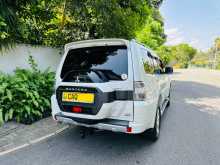 https://riyasewana.com/uploads/mitsubishi-montero-gls-815534045.jpg