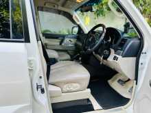https://riyasewana.com/uploads/mitsubishi-montero-gls-8155340584.jpg