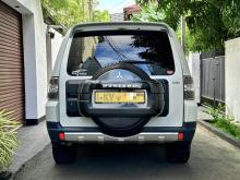 https://riyasewana.com/uploads/mitsubishi-montero-glx-120121417814.jpg