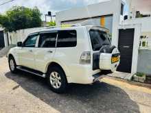 https://riyasewana.com/uploads/mitsubishi-montero-glx-2013-2415595712483.jpg