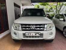 https://riyasewana.com/uploads/mitsubishi-montero-glx-2013-259594312432.jpg