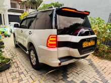 https://riyasewana.com/uploads/mitsubishi-montero-glx-2015-1118534912344.jpg