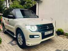 https://riyasewana.com/uploads/mitsubishi-montero-glx-2015-1118534912602.jpg