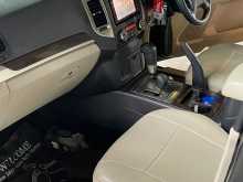 https://riyasewana.com/uploads/mitsubishi-montero-glx-2015-228033112473.jpg