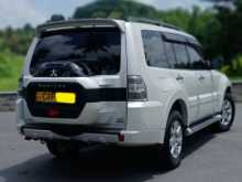 https://riyasewana.com/uploads/mitsubishi-montero-glx-2015-2412510512762.jpg