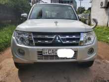 Mitsubishi MONTERO GLX 2013 SUV