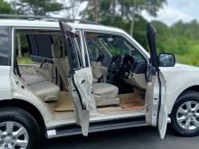 https://riyasewana.com/uploads/mitsubishi-montero-glx-2413083517315.jpg