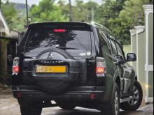 https://riyasewana.com/uploads/mitsubishi-montero-glx-2420431817792.jpg