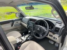 https://riyasewana.com/uploads/mitsubishi-montero-glx-272324056644.jpg