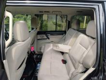 https://riyasewana.com/uploads/mitsubishi-montero-glx-272324066385.jpg