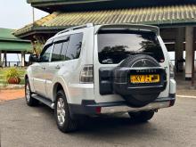 https://riyasewana.com/uploads/mitsubishi-montero-glx-3123544517445.jpg
