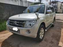 Mitsubishi MONTERO GLX 2013 SUV