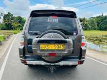 https://riyasewana.com/uploads/mitsubishi-montero-pajero-2012-223344412364.jpg