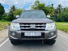 https://riyasewana.com/uploads/mitsubishi-montero-pajero-2012-223344412383.jpg