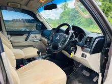 https://riyasewana.com/uploads/mitsubishi-montero-pajero-223350217715.jpg
