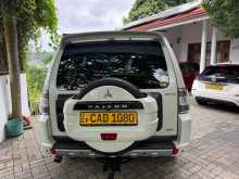 https://riyasewana.com/uploads/mitsubishi-montero-pajero-2720074322642.jpg