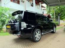 https://riyasewana.com/uploads/mitsubishi-montero-shogun-2012-2213385312082.jpg