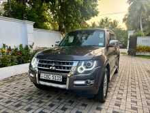 Mitsubishi Montero Shogun SG3 2013 SUV