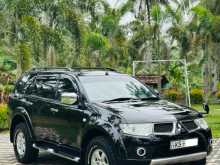 https://riyasewana.com/uploads/mitsubishi-montero-sport-10123541102.jpg