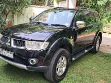 https://riyasewana.com/uploads/mitsubishi-montero-sport-10195406992.jpg