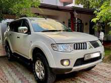 https://riyasewana.com/uploads/mitsubishi-montero-sport-1110062822142.jpg