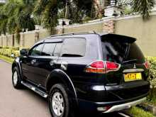 https://riyasewana.com/uploads/mitsubishi-montero-sport-111305883.jpg