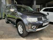 https://riyasewana.com/uploads/mitsubishi-montero-sport-14124105622.jpg