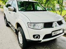https://riyasewana.com/uploads/mitsubishi-montero-sport-1418453324471.jpg