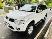 https://riyasewana.com/uploads/mitsubishi-montero-sport-1418453324922.jpg