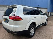 https://riyasewana.com/uploads/mitsubishi-montero-sport-148561217946.jpg