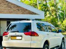 https://riyasewana.com/uploads/mitsubishi-montero-sport-1491623496.jpg