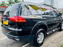 https://riyasewana.com/uploads/mitsubishi-montero-sport-15110900683.jpg