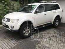 https://riyasewana.com/uploads/mitsubishi-montero-sport-1514340012272.jpg