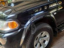 https://riyasewana.com/uploads/mitsubishi-montero-sport-15172102699548.jpg