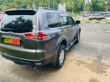https://riyasewana.com/uploads/mitsubishi-montero-sport-151937434782.jpg
