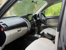 https://riyasewana.com/uploads/mitsubishi-montero-sport-1612490617995.jpg