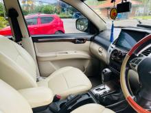 https://riyasewana.com/uploads/mitsubishi-montero-sport-1702476614.jpg