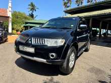 https://riyasewana.com/uploads/mitsubishi-montero-sport-2011-10324912042.jpg