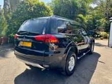 https://riyasewana.com/uploads/mitsubishi-montero-sport-2011-10324912994.jpg