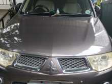 https://riyasewana.com/uploads/mitsubishi-montero-sport-2011-1118162312843.jpg