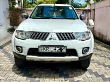 https://riyasewana.com/uploads/mitsubishi-montero-sport-2011-1913301512452.jpg