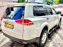 https://riyasewana.com/uploads/mitsubishi-montero-sport-2011-1913301512613.jpg
