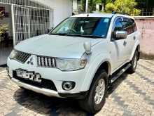https://riyasewana.com/uploads/mitsubishi-montero-sport-2011-1913301512904.jpg