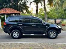 https://riyasewana.com/uploads/mitsubishi-montero-sport-2011-2012393612054.jpg