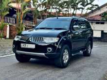 https://riyasewana.com/uploads/mitsubishi-montero-sport-2011-2012393612503.jpg