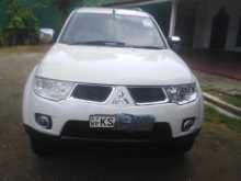 https://riyasewana.com/uploads/mitsubishi-montero-sport-2011-2213310812193.jpg