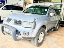 https://riyasewana.com/uploads/mitsubishi-montero-sport-2011-2411374612212.jpg